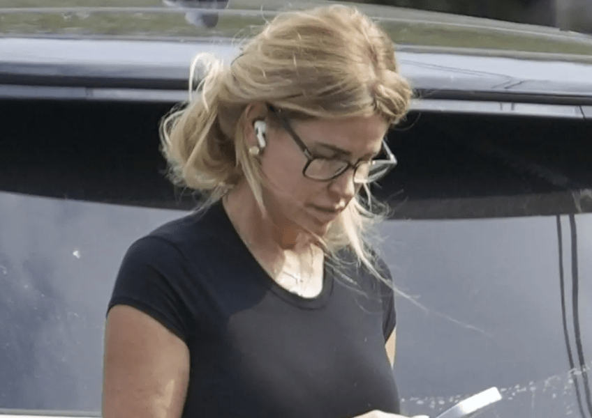 Kim Zolciak goes out with married millionaire Kyle Moetz days after his wife summoned her in a $100 million divorce case! 5 Kim Zolciak