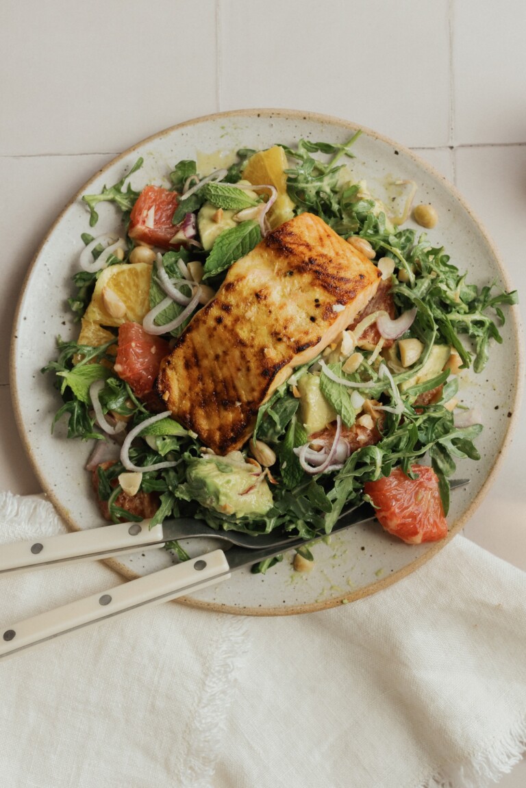 11 fiber-packed recipes to help reach your daily goal 4 Salmon salad with citrus and avocado
