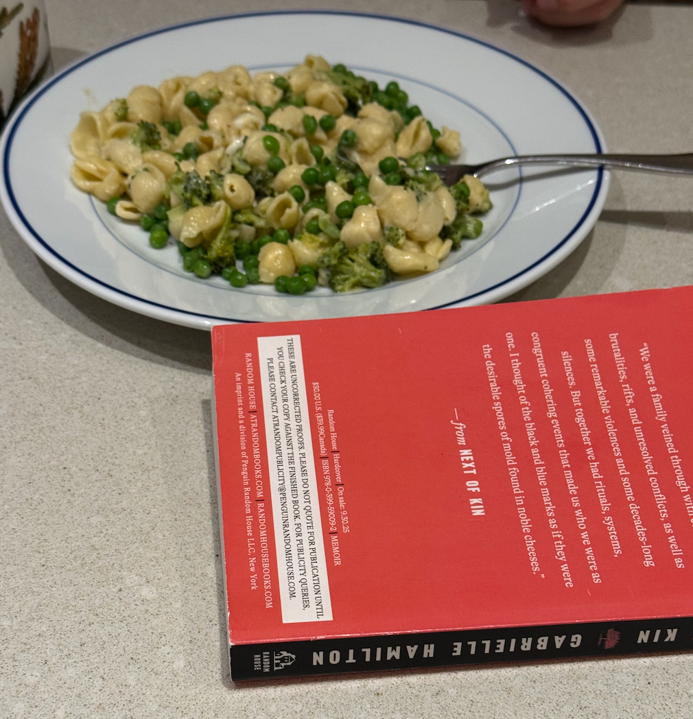 Mac and cheese broccoli vegetables