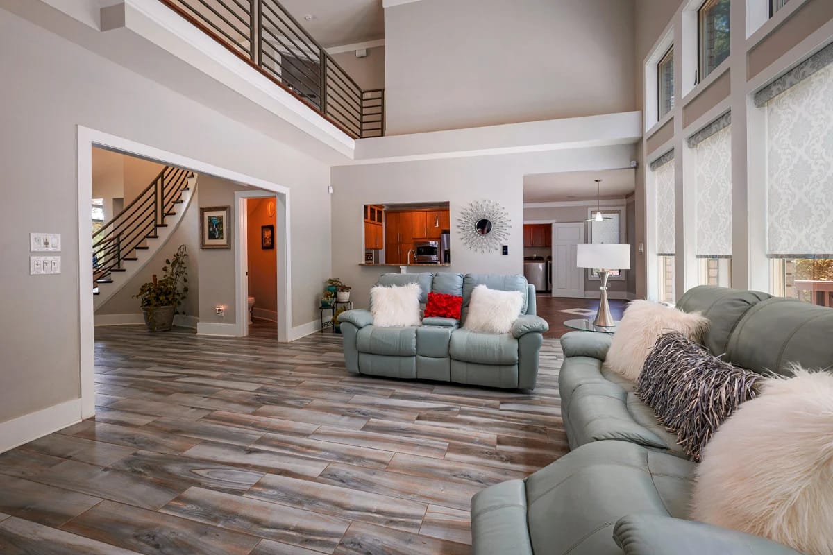 How to choose fixtures for high ceilings