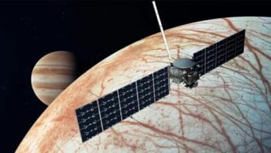 How will Europa Clipper place cameras on a distant icy moon?