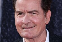 Why did Charlie Sheen decide to reveal his HIV status? 12 Why did Charlie Sheen decide to reveal his HIV status?
