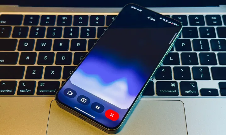 Gemini Live on the phone above the keyboard.