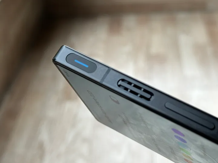 AYANEO's first smartphone could be a gamer's dream with shoulder buttons 1 AYANEO's first smartphone could be a gamer's dream with shoulder buttons