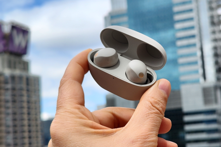 The AirPods Pro 3 take on Sony's WF-1000XM6 to deliver on two major fronts 1 The AirPods Pro 3 take on Sony's WF-1000XM6 to deliver on two major fronts